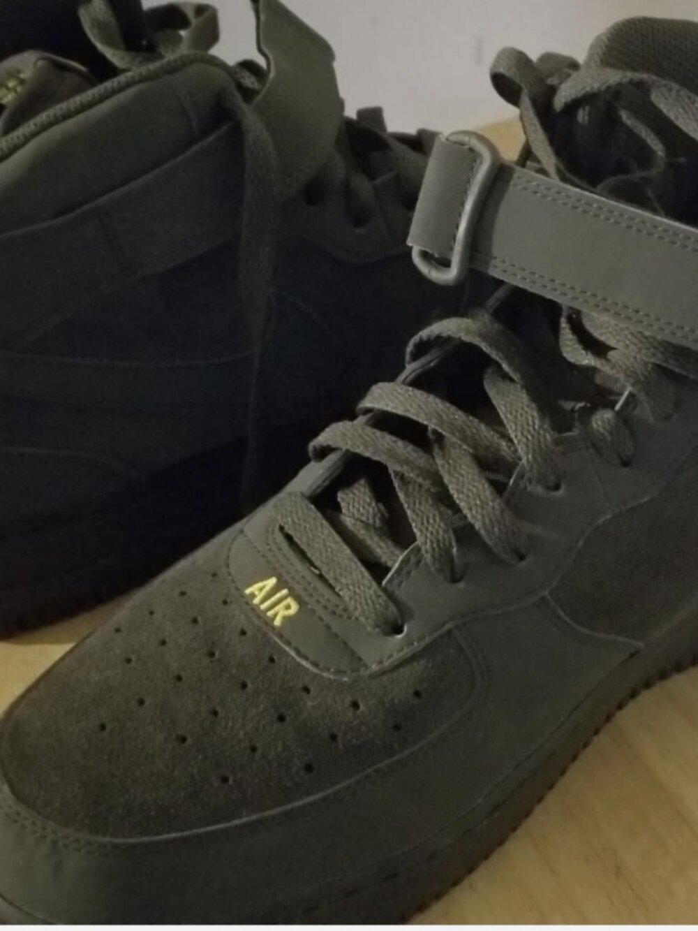 Size 12 - Nike Air Force 1 '07 Mid Emblem Pack 315123-304 (Rare)
